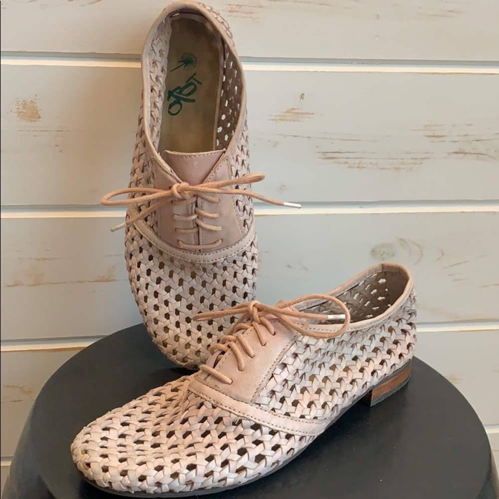 OTBT Cream Color Shoes